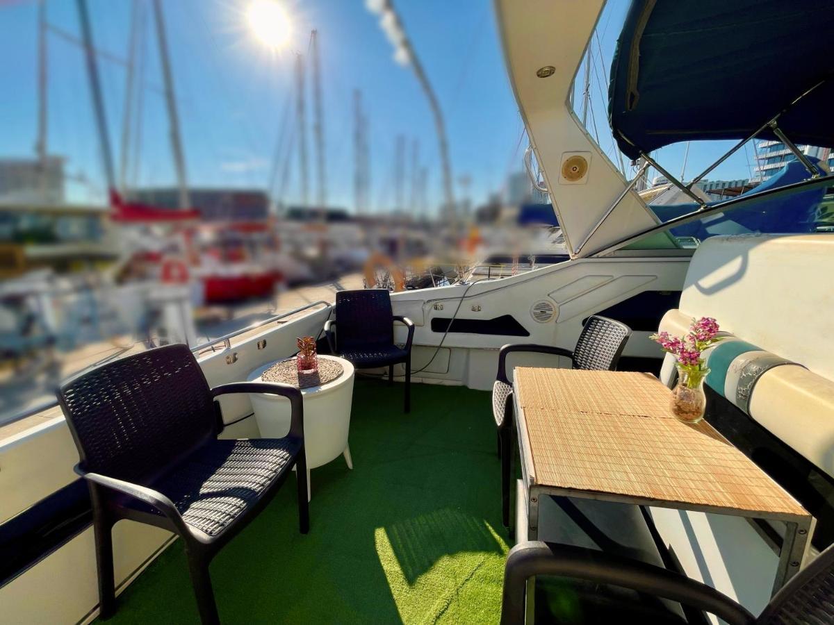 Yacht Hotel Barcelona Sant Adria de Besos Exterior photo